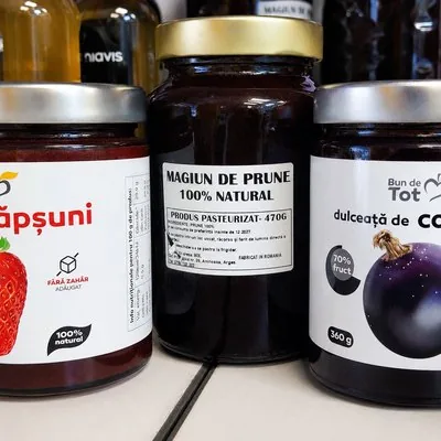 Gem de căpșuni, magiun de prune și dulceață de coacăze negre Bun de Tot
