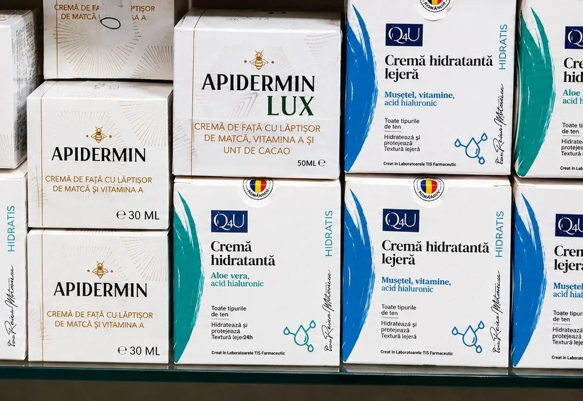 Raft cu creme de față naturale: Apidermin cu lăptișor de matcă și Q4U cu aloe vera și acid hialuronic